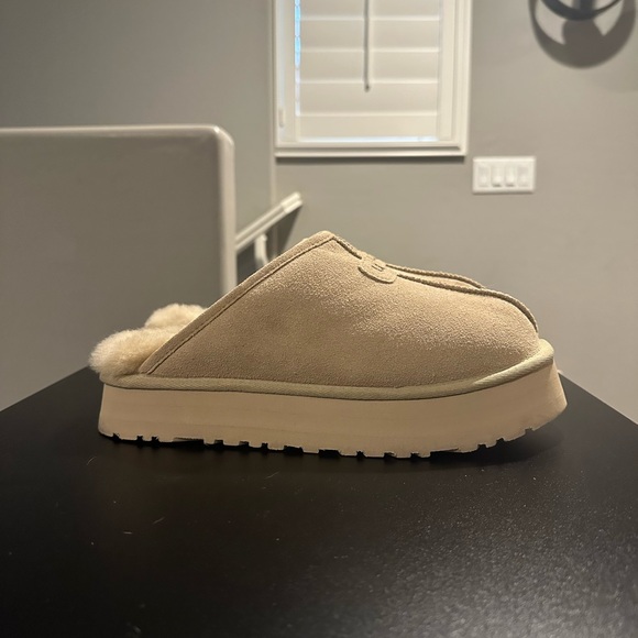 GG Beige Suede Fur-Lined Slippers - Picture 2 of 9